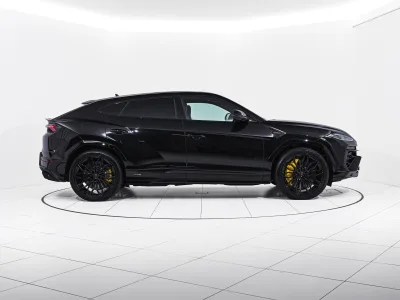 2026 Lamborghini Urus SE 4WD RHD - Nero Helene for export from Japan