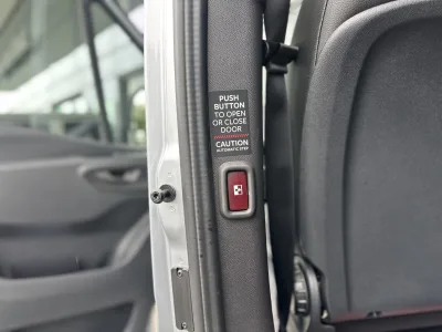 2026 Mercedes-Benz Sprinter 519 ELWB Minibus RWD — 17 Seats for export from Japan