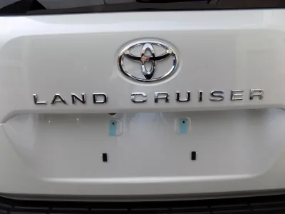 2025 TOYOTA LAND CRUISER 300 7SEATER 3.5 ZX 4WD With Modelista body kit(No.960825) for export from Japan