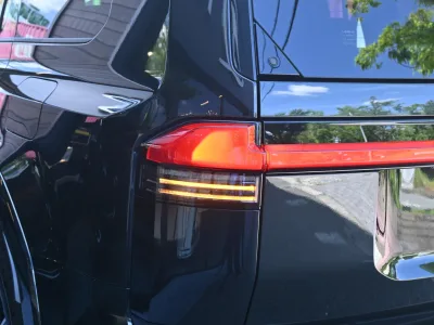 2025 Lexus GX550 Version L 4WD for export from Japan