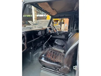 Classic Mid-1980s Land Rover 110 (Defender) for export from Japan