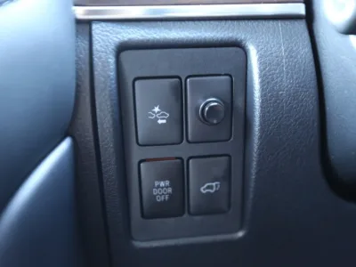 2019 Toyota Land Cruiser 200 4.6 ZX 4WD WALD for export from Japan