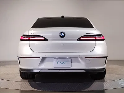 2025 BMW i7 eDrive for export from Japan