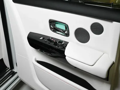 2025 Rolls-Royce Phantom The Pinnacle of Luxury and Sophistication (No.109991) for export from Japan