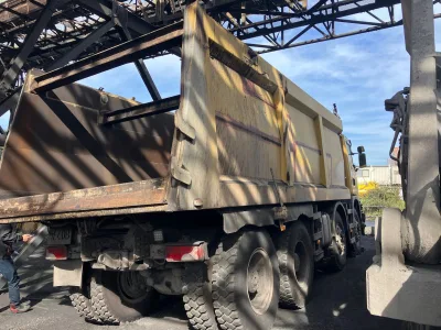 SCANIA G460 DUMPER TRUCK 8X4 18 CUBE (No.106866) for export from Japan
