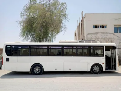 2009 Hyundai 6 cylinder long Bus with AC (No.830735) for export from Japan