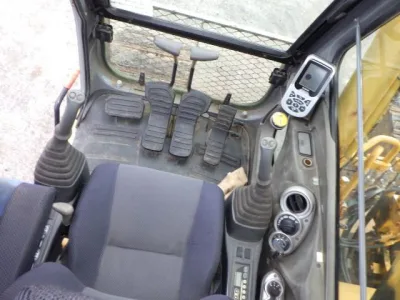 KATO HD820 Excavator (No.J0785) for export from Japan