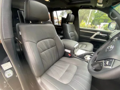 2021 Toyota Landcruiser Sahara LC200 Horizon (No.480518) for export from Japan