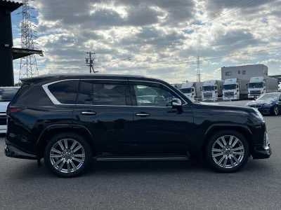 2025 Lexus LX 600 Executive 4WD Modellista Aero (No.9601035) for export from Japan