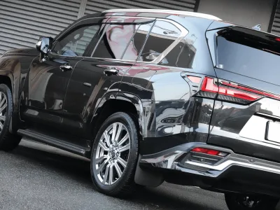 2025 Lexus LX 600 Executive AWD Levinson 4-Seater (No.960732) for export from Japan