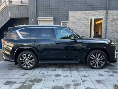 2025 Lexus LX 600 4WD - Ultimate Luxury & Power in Black (No.J0961017) for export from Japan