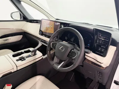 2025 Lexus LM 500h Version L 4WD for export from Japan