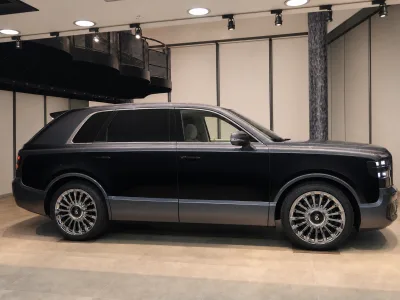 2025 Toyota Century SUV 3.5L Plug-in Hybrid 4WD 4-Seater for export from Japan