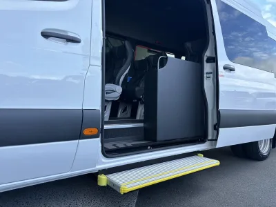 2025 Mercedes-Benz Sprinter 519 ELWB Minibus 17 Seater for export from Japan
