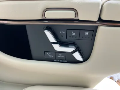 2025 Toyota Alphard Plug-in Hybrid Executive Lounge E-Four 4WD for export from Japan