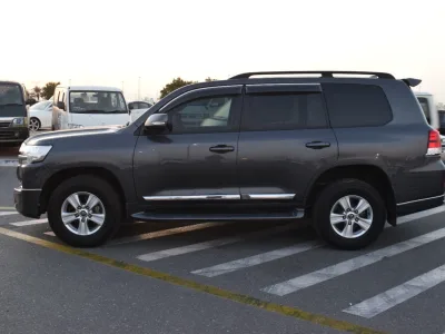 2016 Toyota Land Cruiser full option Grey (No.830777) for export from Japan