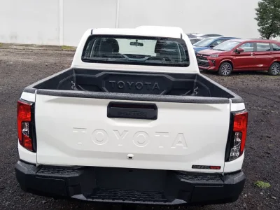 2027 Toyota Hilux Standard 4x4 2.8L Diesel Manual LHD for export from Japan