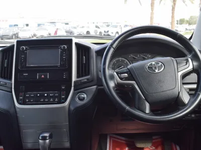 2017 Toyota Land Cruiser full option Black (No.830783) for export from Japan