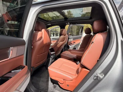2026 Cadillac Vistiq (ELECTRIC VEHICLE) Platinum AWD for export from Japan