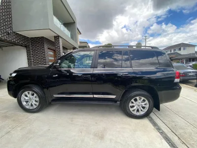 2021 Toyota Landcruiser Sahara LC200 Horizon (No.480518) for export from Japan