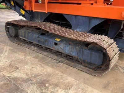 HITACHI HR320G Self-Propelled 20tons (Wood-Chippers Jaw Crusher (No.J0808) for export from Japan