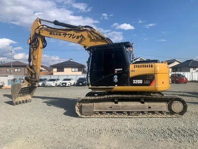 Caterpillar for export from Japan