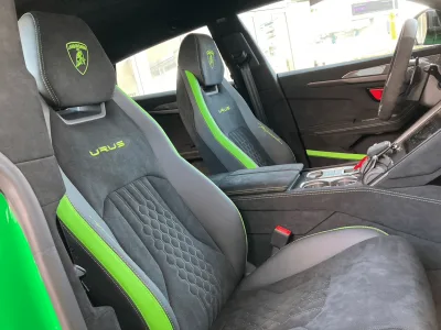 2025 Lamborghini Urus Performante: The Pinnacle of Luxury and Performance (No.960968) for export from Japan