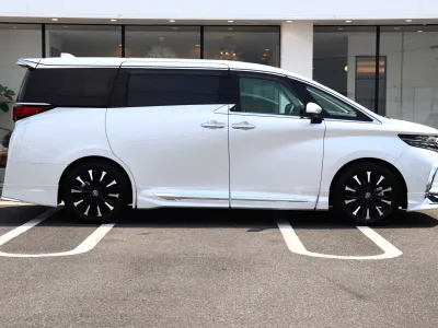 2025 Toyota Alphard Hybrid 2.5 Executive Lounge E-Four 4WD: Unmatched Luxury and Performance (No.960970) for export from Japan