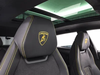 2026 Lamborghini Urus SE 4WD RHD - Nero Helene for export from Japan