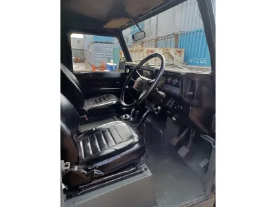 Classic Mid-1980s Land Rover 110 (Defender) for export from Japan