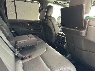 2025 BRAND NEW LEXUS LX500D Sports Luxury Silver 7 Seater (No.J0558) for export from Japan