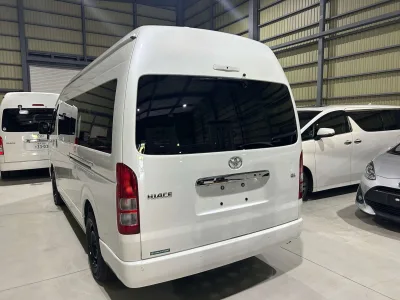 2025 Toyota Hiace Commuter Diesel Turbo 10 seater (No.960931) for export from Japan