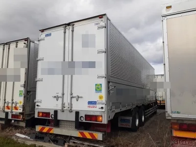 2016 Isuzu Giga large Aluminium wing body truck QPG-CYL77B (No.920772) for export from Japan