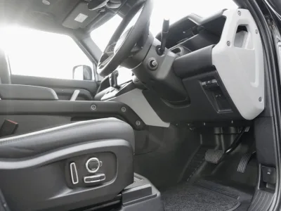 2022 Land Rover Defender 130 (No.140750) for export from Japan