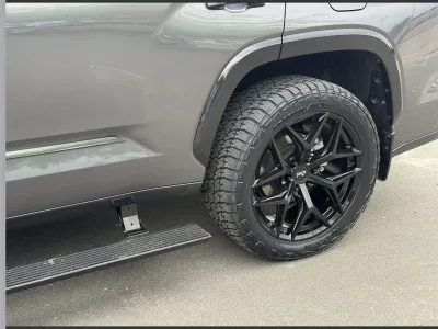2026 Toyota Tundra / Sequoia Platinum (Hybrid, 4WD, 7 seats) for export from Japan