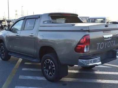 2020 Toyota Hilux Pickup  Push start leather electric Green (No.830780) for export from Japan
