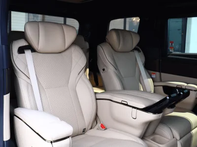 2025 Toyota Alphard Hybrid 2.5 Executive Lounge E-Four 4WD: Unmatched Luxury and Performance (No.960970) for export from Japan