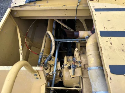 NEW HOLLAND TX36 Combine Harvester with Drivable HST control propler shaft nitrogen break system (No.J0837) for export from Japan