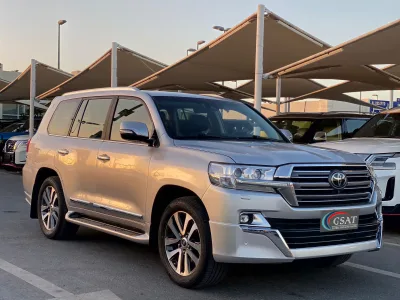 Toyota Land Cruiser 5.7L VXR (No-830715)