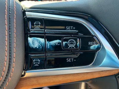 2025 Jeep Grand Cherokee Summit Reserve 4xe (Plug‑In Hybrid) for export from Japan