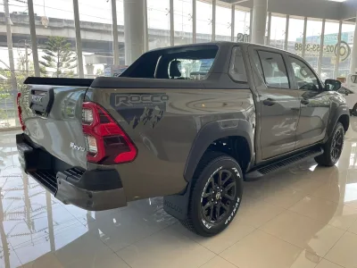 2022 RHD Toyota Hilux double cab ( Pickup ) Rocco 2.8 automatic 4x4 (No.560458) for export from Japan