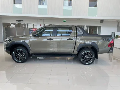 2022 RHD Toyota Hilux double cab ( Pickup ) Rocco 2.8 automatic 4x4 (No.560458) for export from Japan