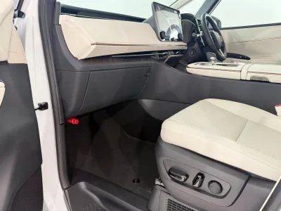 2025 Lexus LM 500h Version L 4WD for export from Japan