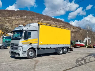 Mercedes Benz for export from Japan