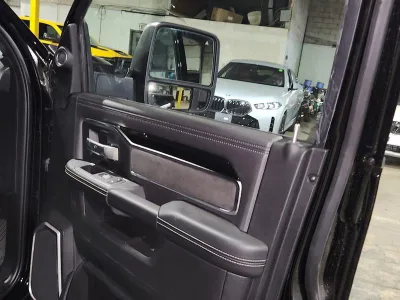 2025 RAM 3500 Laramie LHD A/T (No.960864)