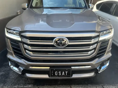 2025 Toyota Land Cruiser 300 ZX Modelista 3.5L Twin-Turbo 4WD for export from Japan