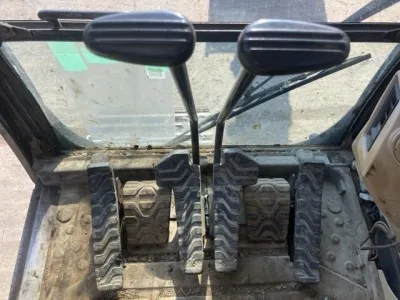 - CAT Hydraulic Excavator Type 320C Excavator for export from Japan