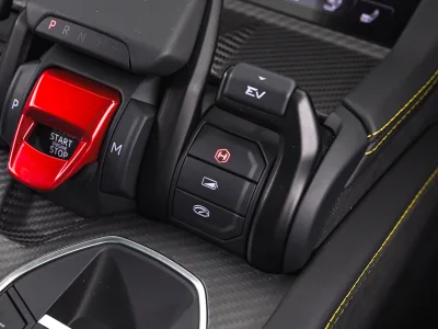 2026 Lamborghini Urus SE 4WD RHD - Nero Helene for export from Japan