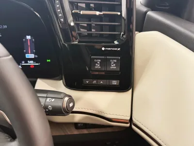 2025 Lexus LM 500h Version L 4WD for export from Japan