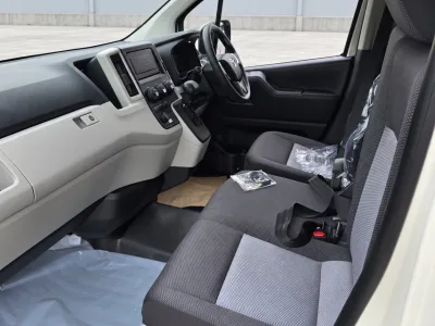 2026 Toyota Hiace Commuter 2.8 Diesel AT High Roof 15-Seater RHD for export from Japan